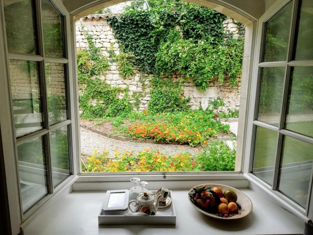 Le Domaine Des Platanes Bed & Breakfast Bourg-Charente Exterior photo