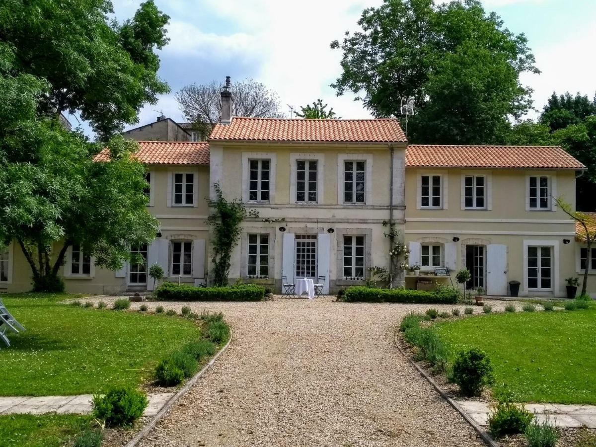 Le Domaine Des Platanes Bed & Breakfast Bourg-Charente Exterior photo
